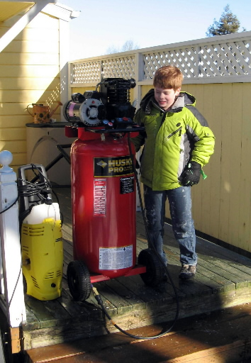 Illustration for article titled Real-World Calvin Builds Snow Machine, Creates Backyard Mountain Overnight
